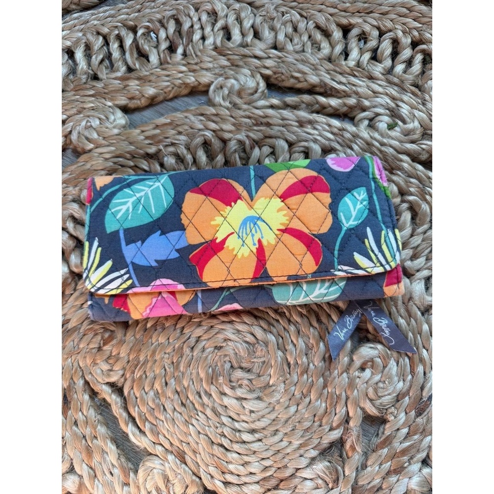 Vera Bradley‎ Quilted Wristlet Wallet Floral Dark Grey Multi Like New